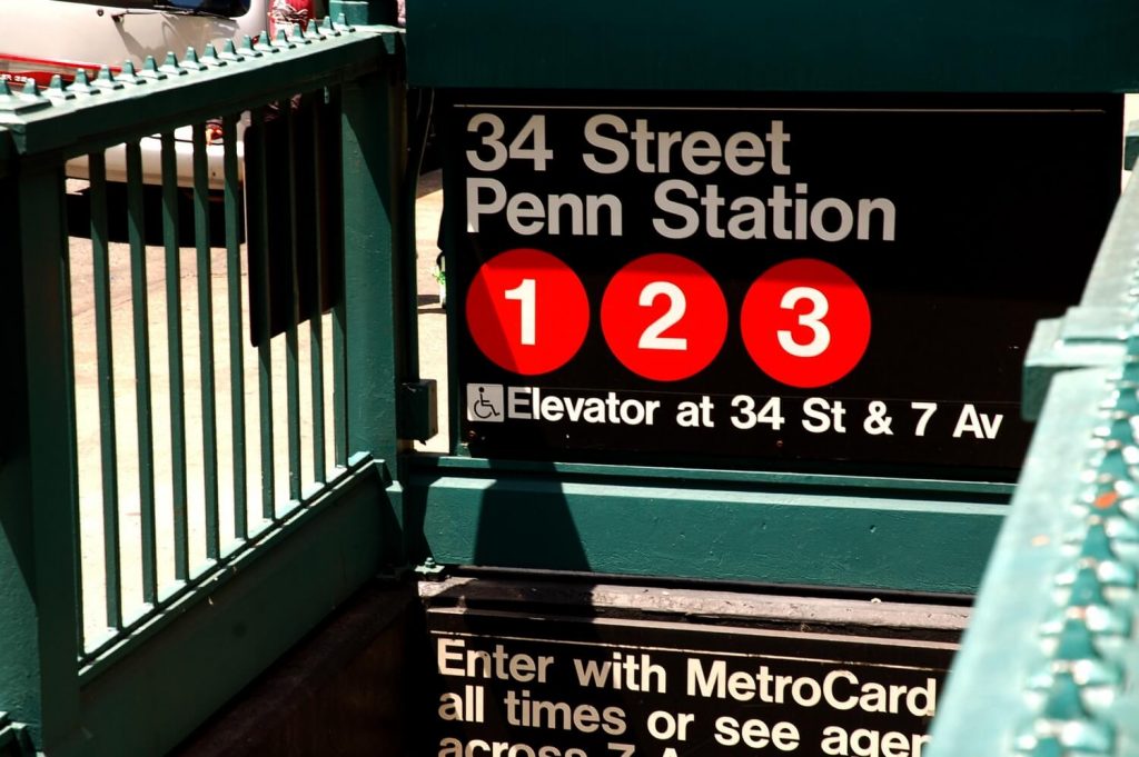 Helvetica metro New York 1024x681